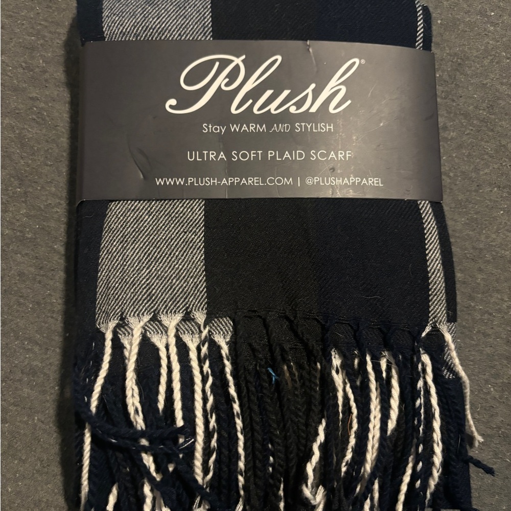 Plush Ultra Soft Plaid Scarf - Black and White